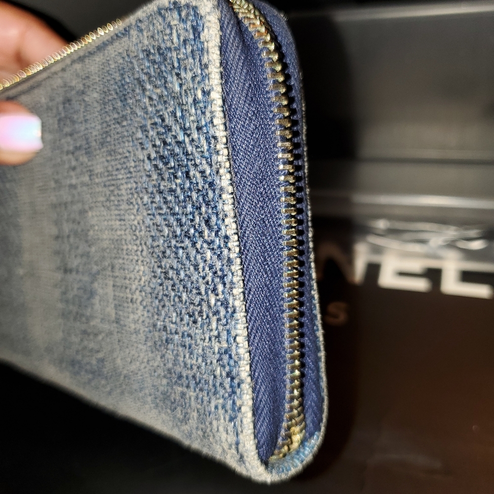 Authentic Chanel Paris Denim Zip Around wallet. FULL INCLUSION - Picture 5 of 12